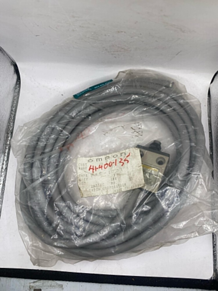 Omron 1pcs new Limit switch D4C-1731