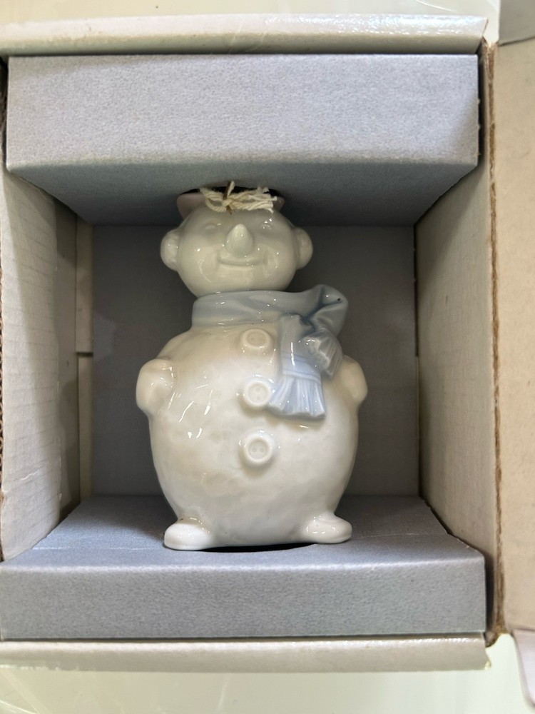 Vintage Retired Lladro Snowman Christmas Ornament 5841 Porcelain Figurine