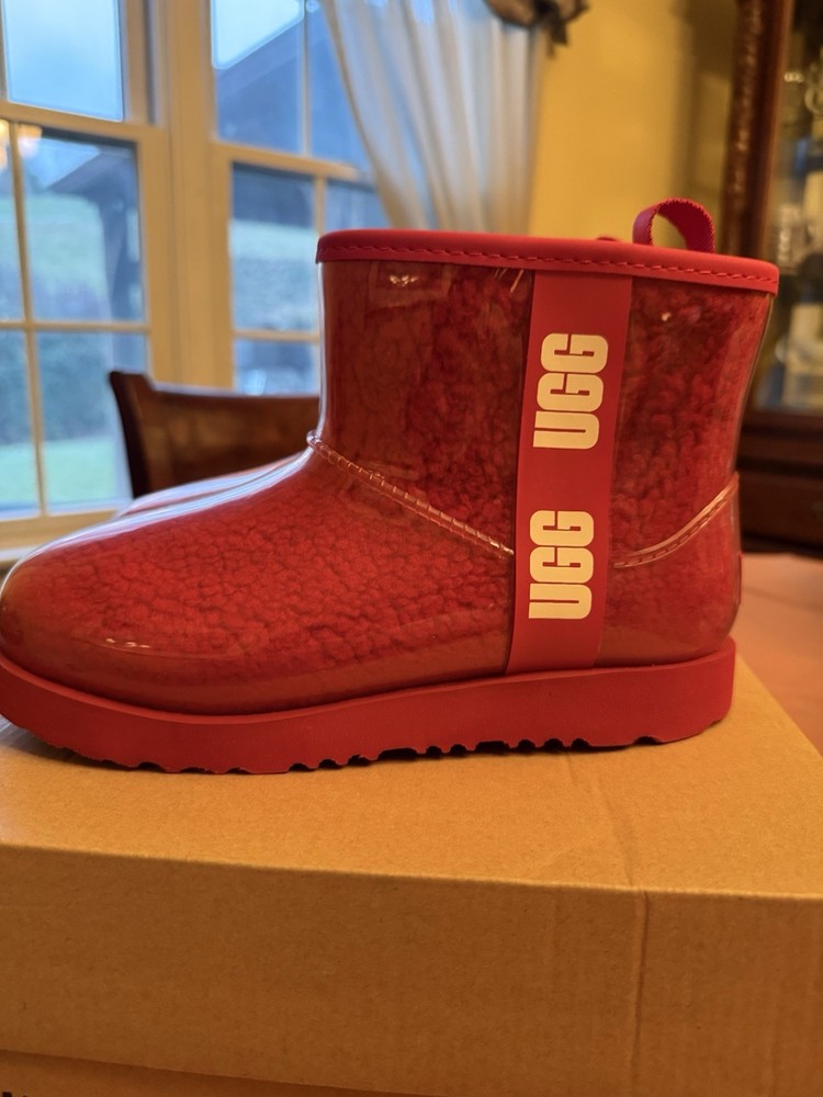 UGG KIDS CLASSIC CLEAR MINI II/SIZE 4/BRAND NEW!!