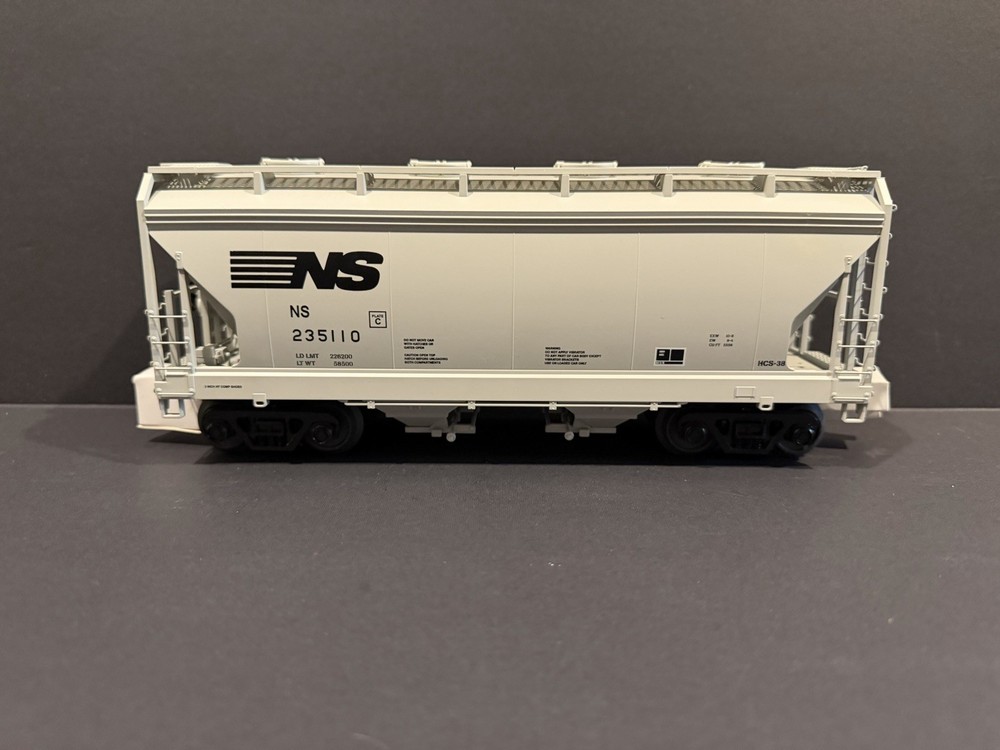 MTH Premier O Scale Norfolk Southern 2-Bay Centerflow Hopper #235110 3 Rail