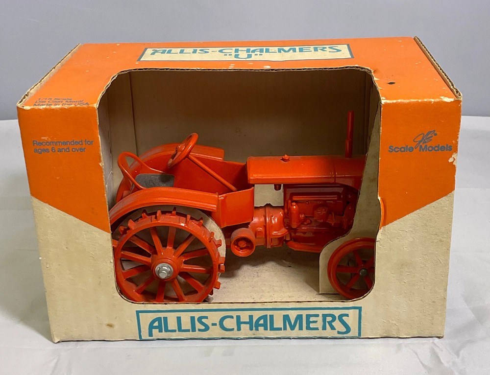 Allis Chalmers U Diecast Farm Tractor 1/16 Scale Models Vintage Collectible
