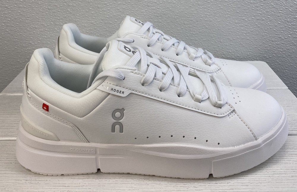 On The Roger Advantage Women's Size 8 All White Leather Tennis Inspired Sneakers