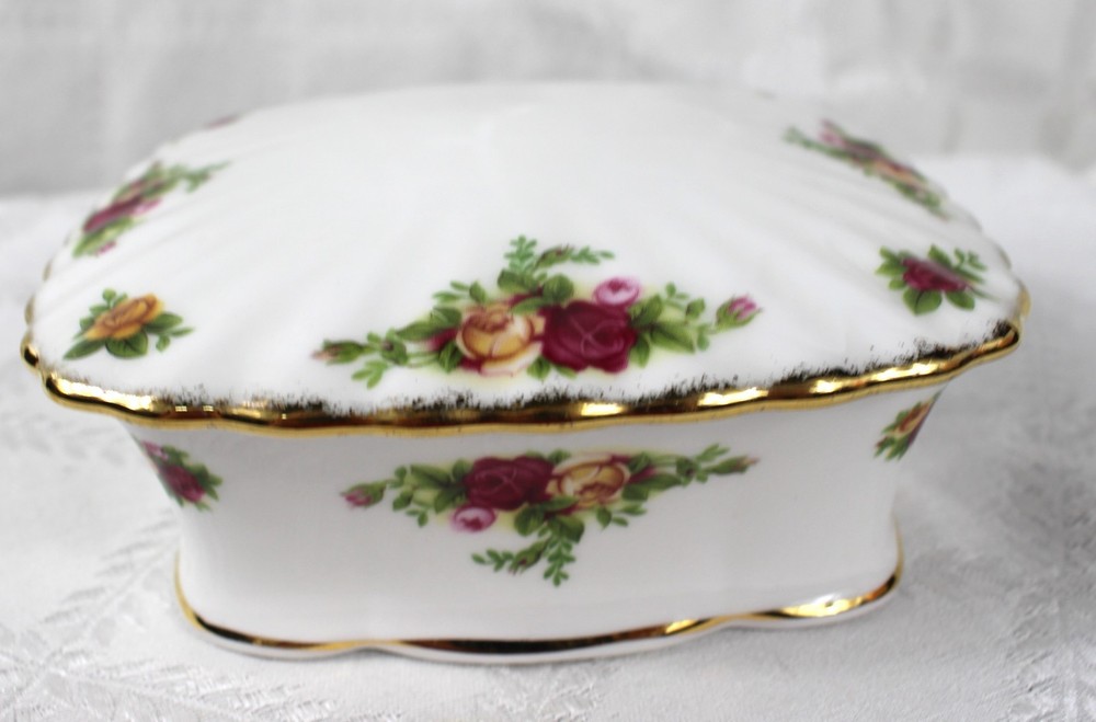 Rare Royal Albert Old Country Rose Square Box with Lid
