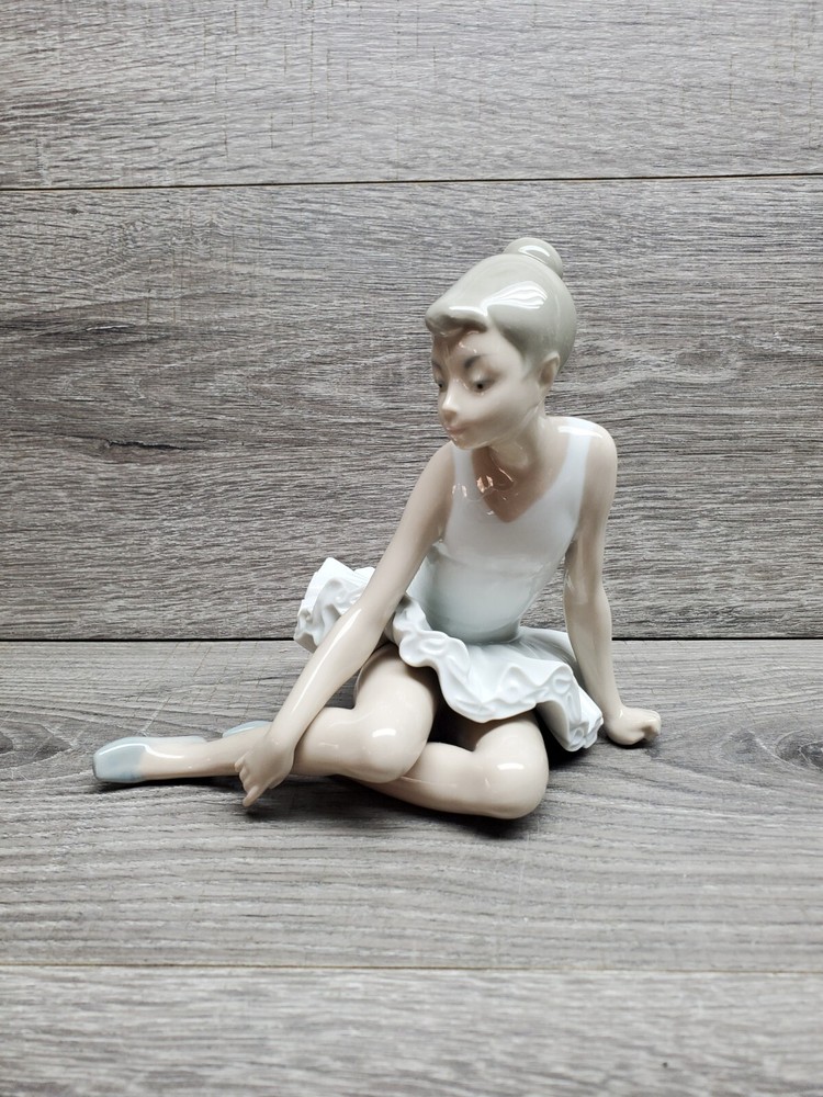 Nao By Lladro Ballarina Sitting NICE!