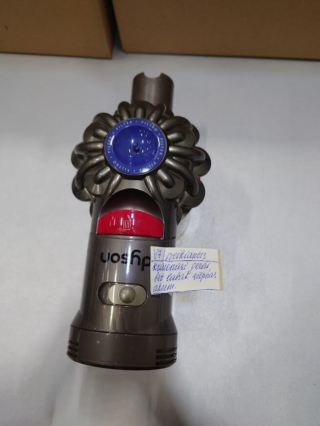 Dyson V7 Cordless Vacuum Used Weak Battery No Accessories