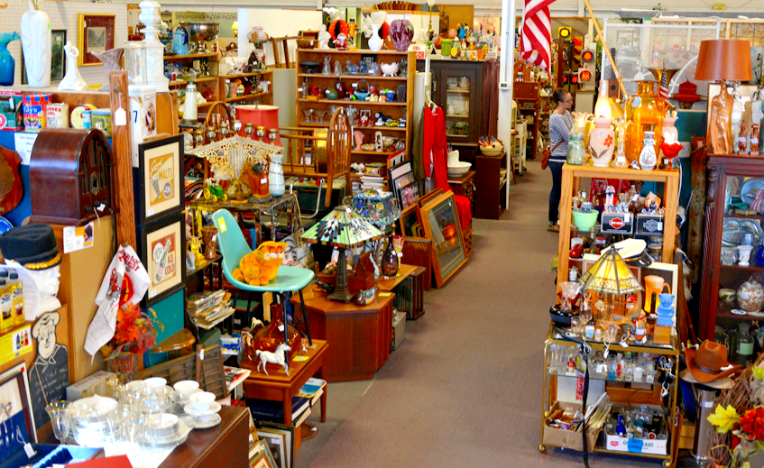 15 lb Vintage to New Estate Mix Bulk Lot - Big Box Treasure Hunt - FT4