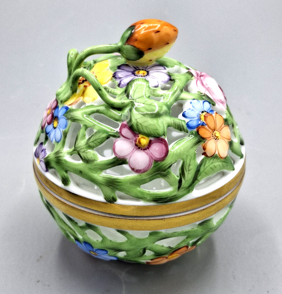 HEREND Hungary Floral Porcelain Hand-Painted Jewelry Box with Lid