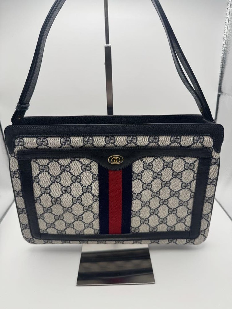 Gucci GG Supreme Sherry Shoulder Bag in Brown Canvas