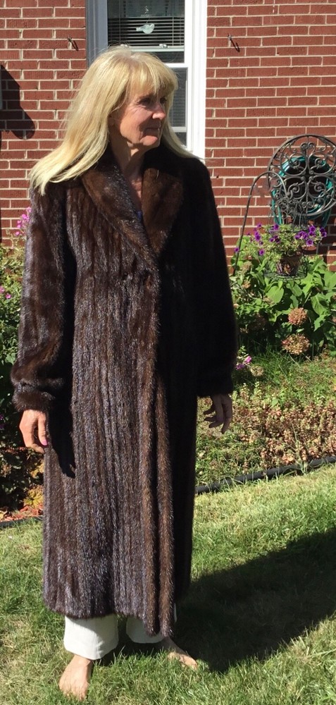 Mink fur coat mahogany color excellent condition fully lined-image