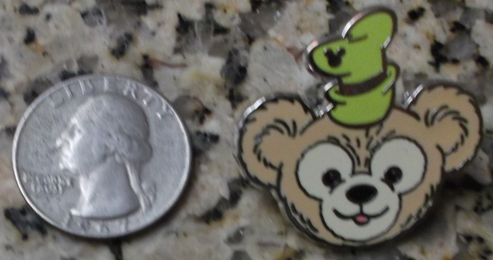 Disneyland Duffy Bear Hidden Mickey Pin Wearing Goofy Hat - Pre-Owned