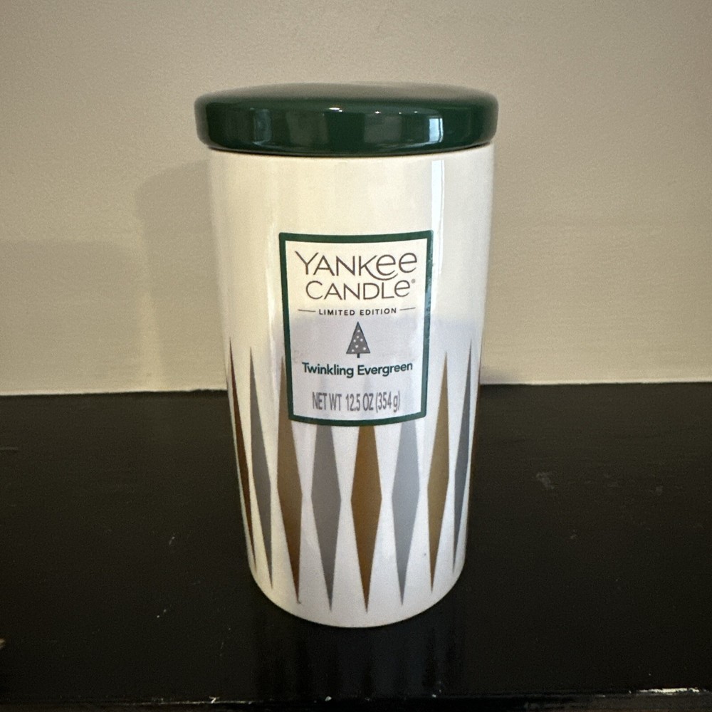 Yankee Candle Limited Edition Twinkling Evergreen 12.5 Oz Rare Holiday Scent