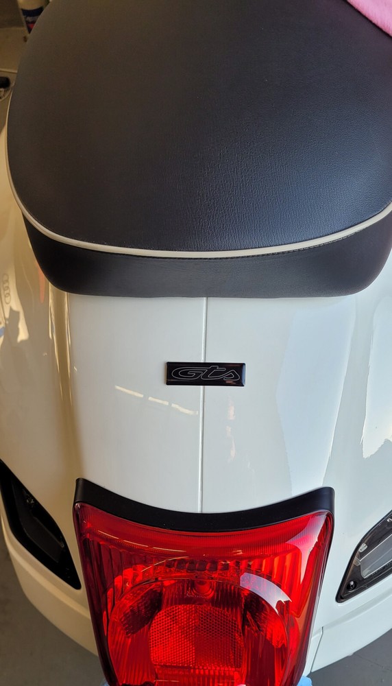 Vespa emblem GTS sticker screw holes carrier VA-32