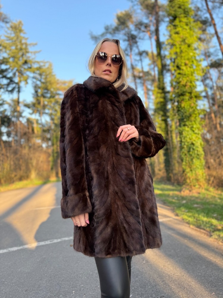 XL Natural Brown Mink Fur Jacket with Soft High-Quality Mink Pieces