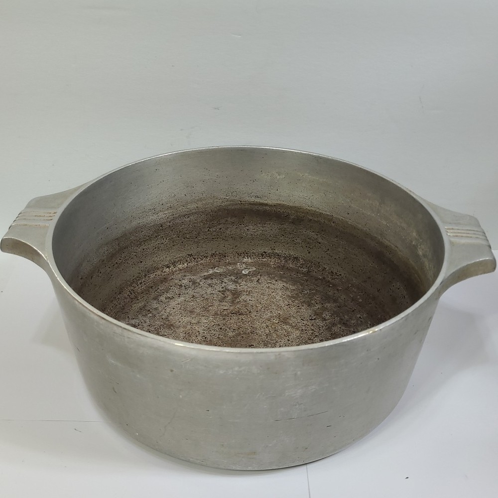 Vintage Wagner Ware Magnalite Dutch Oven 4248-M Aluminum Pot No Lid