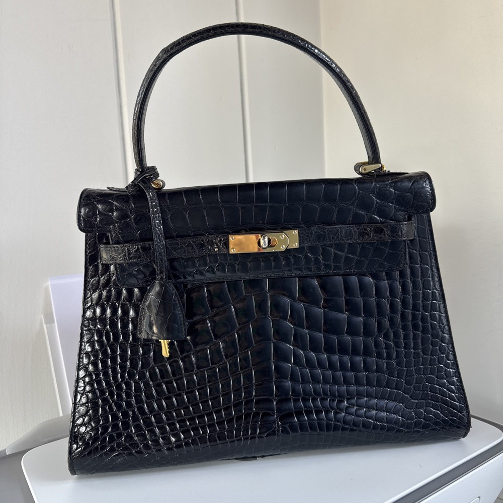 Bally Vintage 2Way Top Handle Shoulder Bag Black Leather Turn Lock Gold