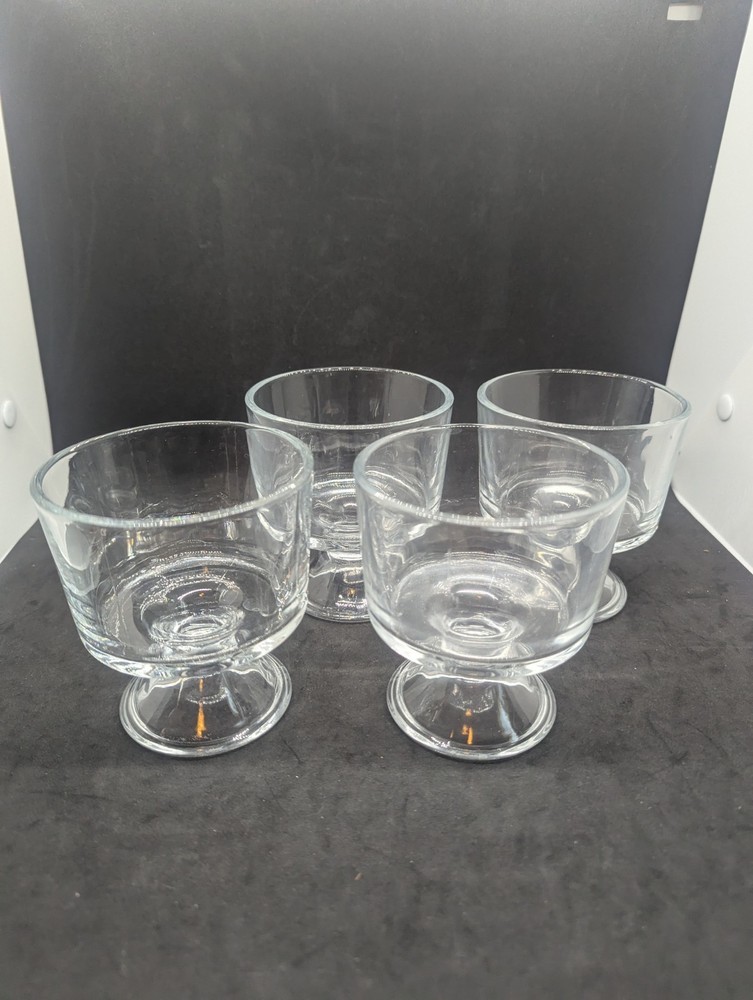 Anchor Hocking 4-Piece Glass Trifle Bowl Set with 3.5-Inch Footed Bases