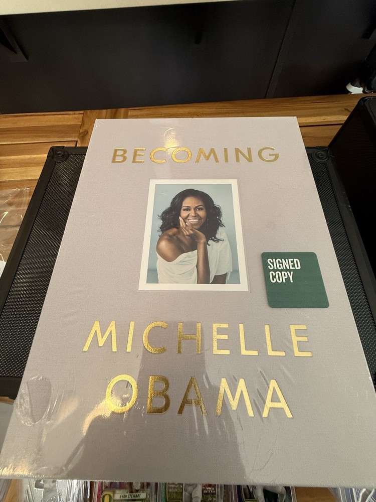 MICHELLE OBAMA BECOMING -DELUXE SIGNED EDITION -