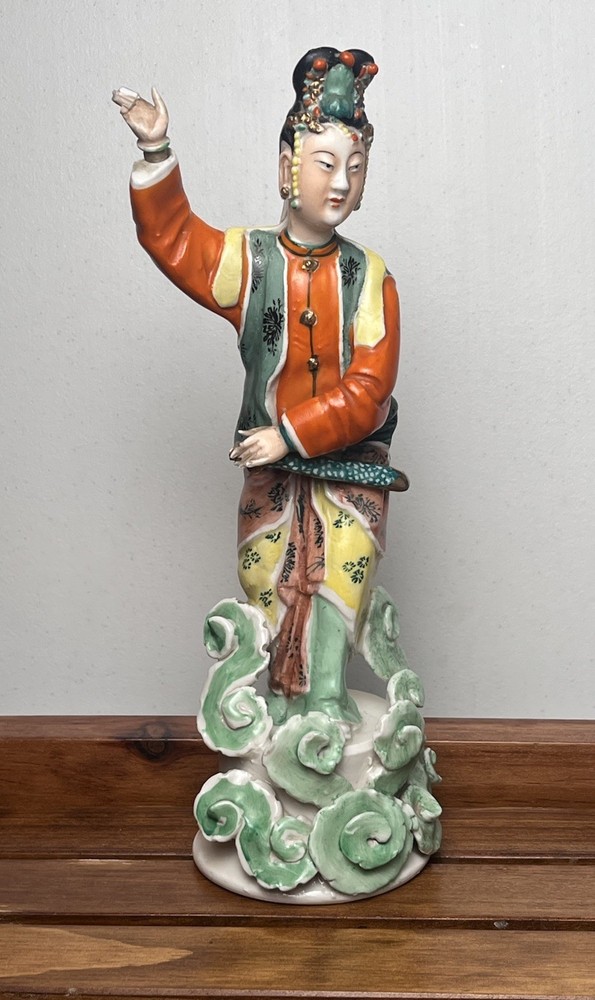 Antique Qing Republic Chinese Famille  Porcelain Guan Yin God Goddess Signed