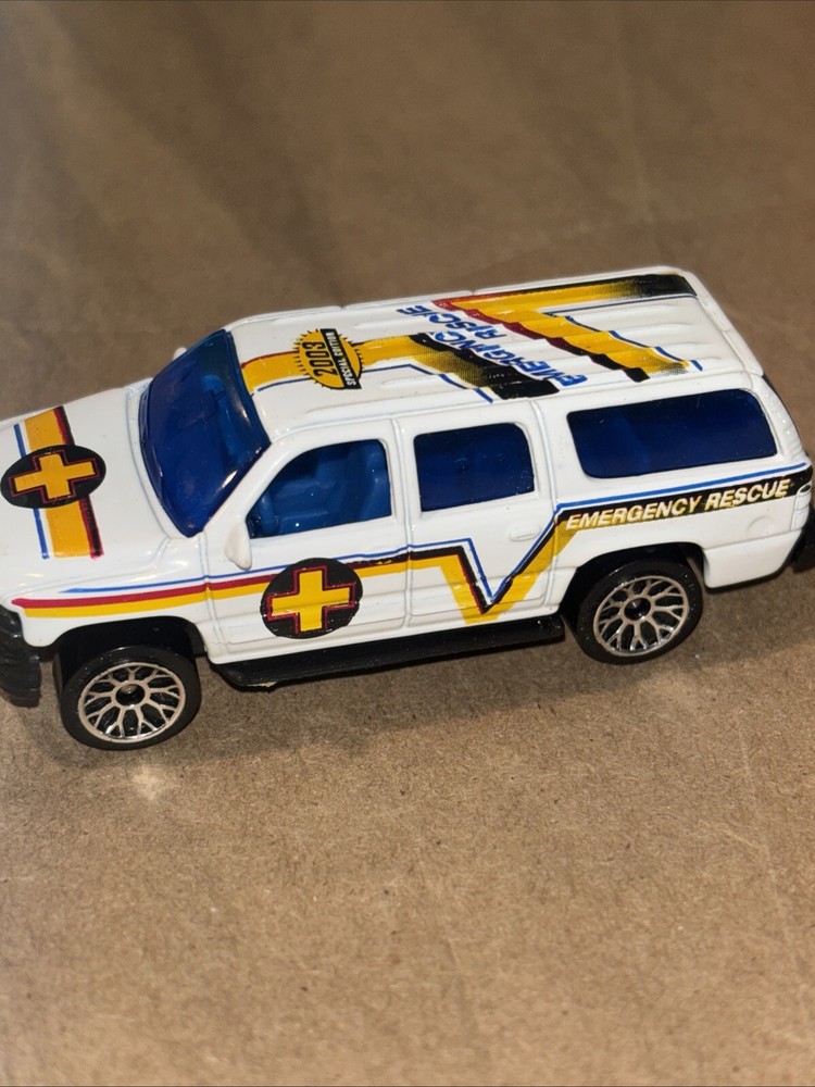 2003 Special Edition Matchbox 2000 Chevrolet Suburban Emergency Rescue SUV 1:76