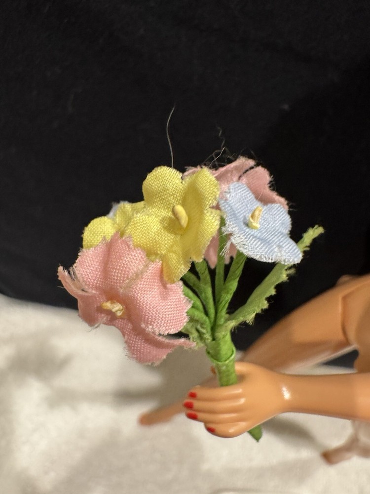 Vintage Barbie Skipper Bunch Of Flowers Flower Bouquet Bridal TLC
