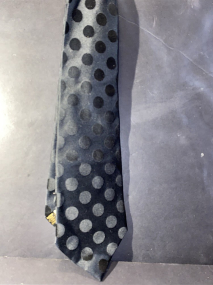 Trump Signature Black Dot Necktie - Stylish Presidential Collection