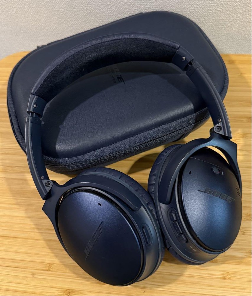 Bose QuietComfort 35 II Noise-Cancelling Headphones in Deep Blue