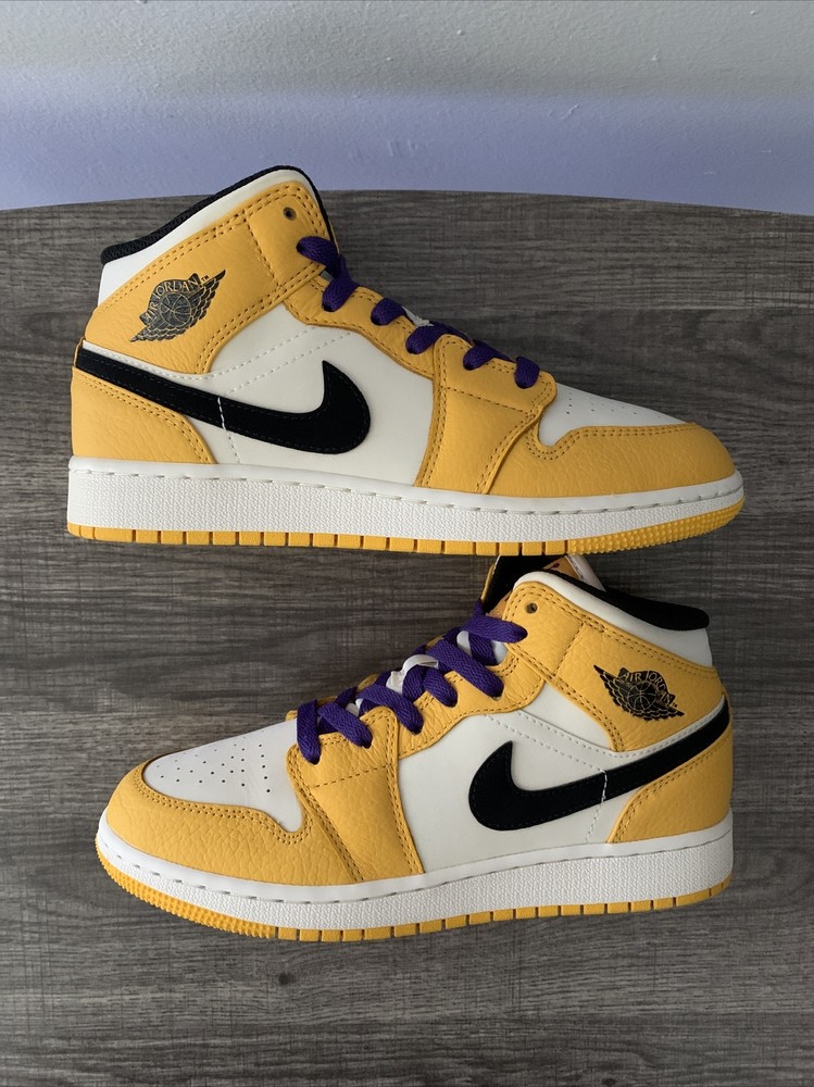 Size 4Y - Nike Air Jordan 1 Retro Mid Lakers 2019