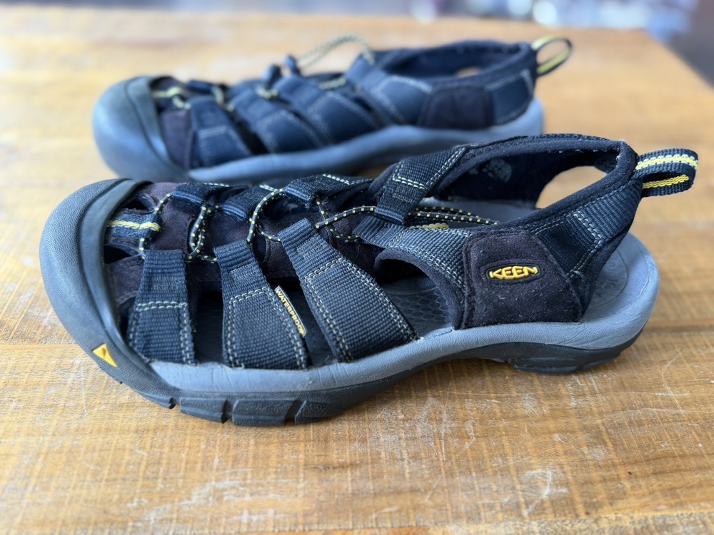 Keen Newport H2 Waterproof Hiking Sport Sandals Gray Black Mens Size 9.5