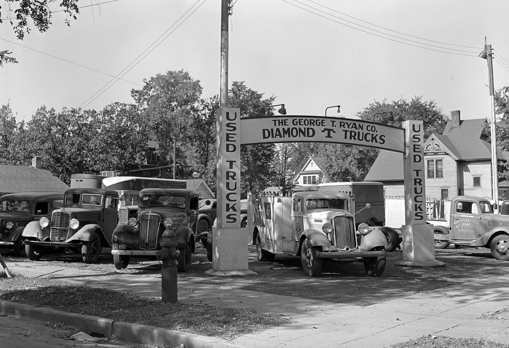 1939 Used Truck Lot, Minneapolis, Minnesota Vintage Old Photo 13