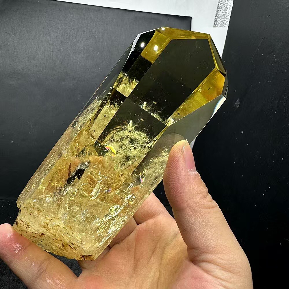 Top Quality Natural Citrine Quartz Obelisk Polished Healing Crystal Rough Weight 920g for Spiritual Energy and Wellness