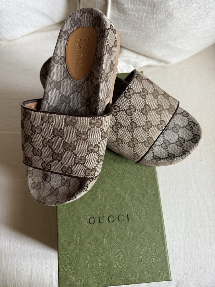 GUCCI Monogram Sandals in Beige and Brown