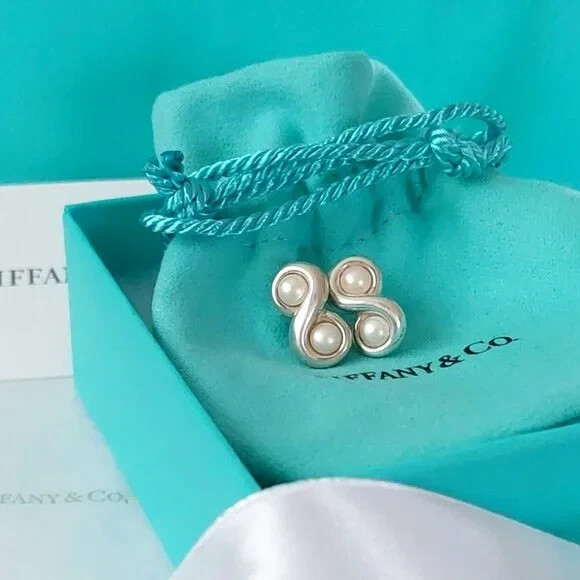 Tiffany & Co Freshwater Pearl Sterling Silver Infinity Figure Eight Stud Earring
