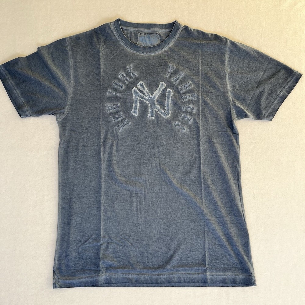 New York Yankees Men's Medium T-Shirt Red Jacket Brand Stitched NY MLB New