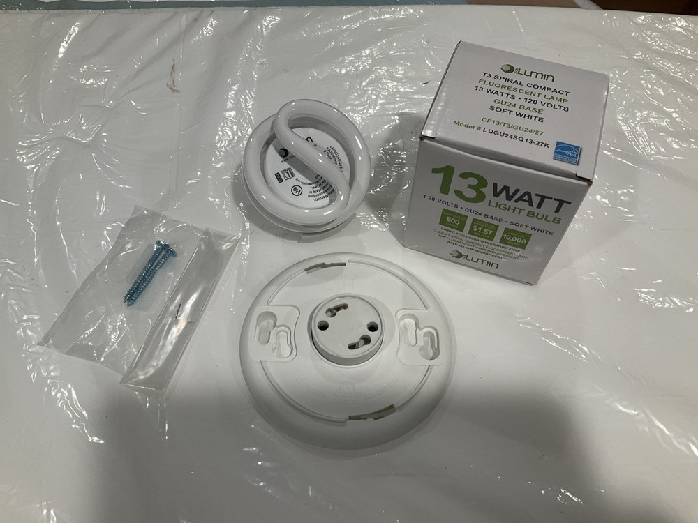 Luminance Keyless GU24 Fixture with T3 Spiral Compact 13W Lamp K9625