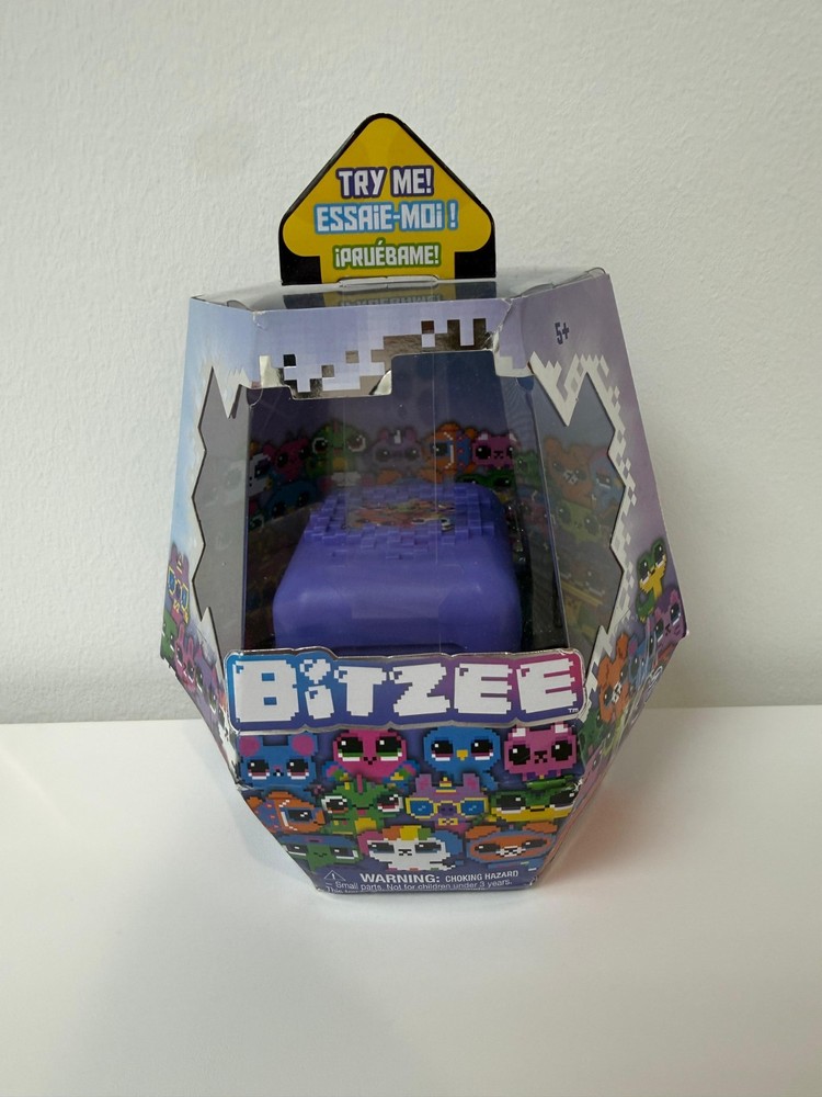 Bitzee Interactive Digital Pet Purple Pod Spin Master 15 Pets Virtual Toy NEW