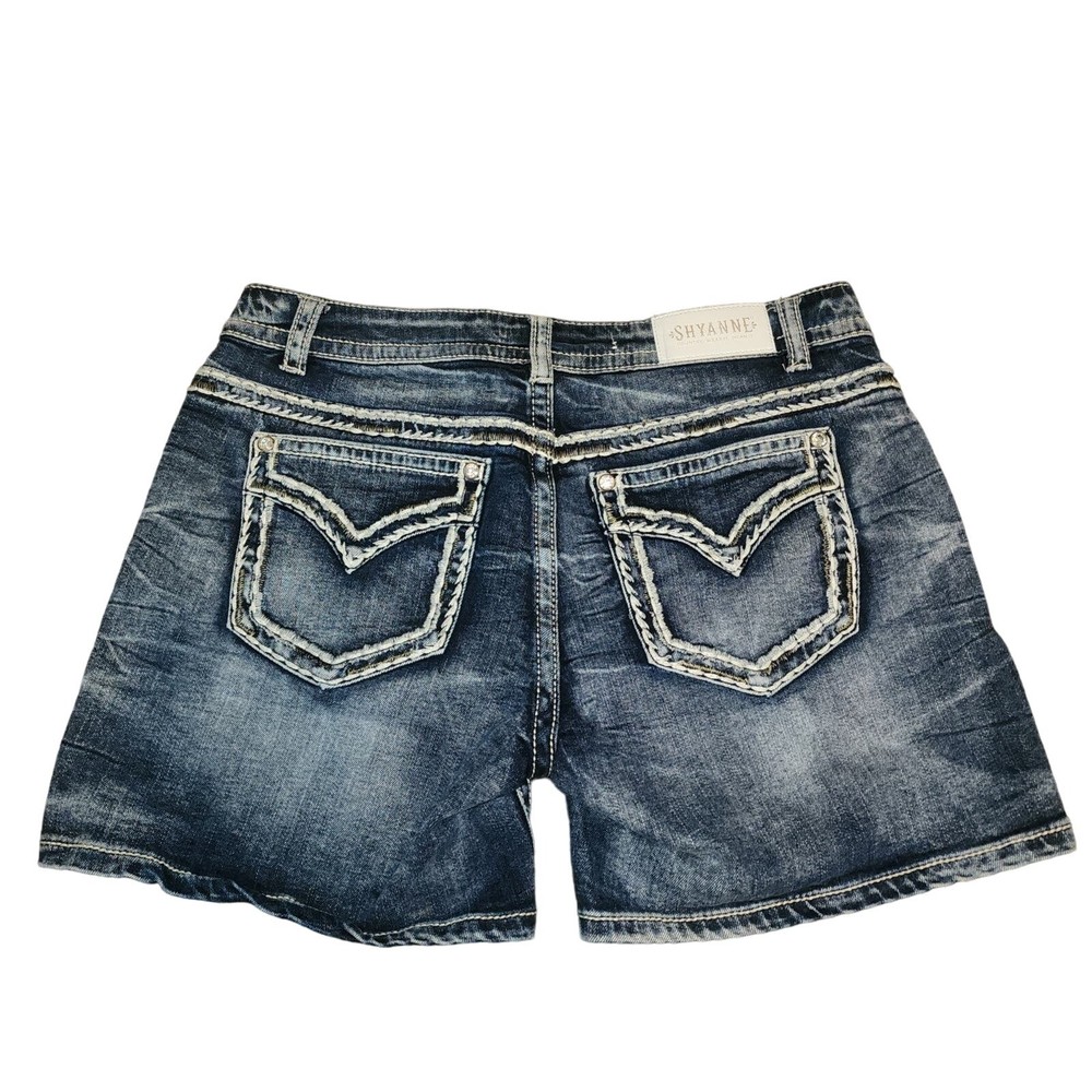 NWOT Shyanne Sz 30 Studded Pocket Western Shorts 5 Inseam