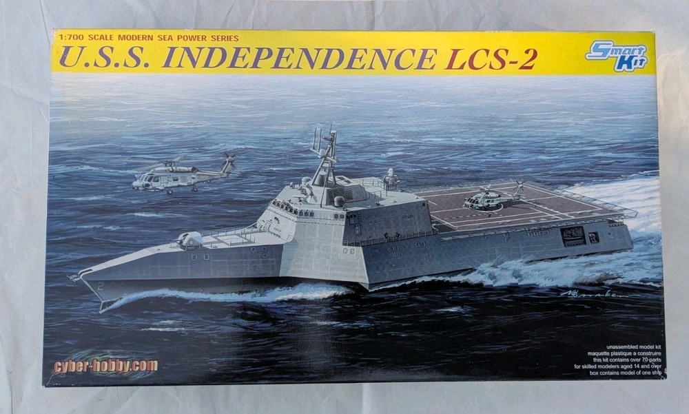 1/700 USS Independence LCS-2 US Navy Littoral Combat Ship Model Kit by Cyber Hobby-image