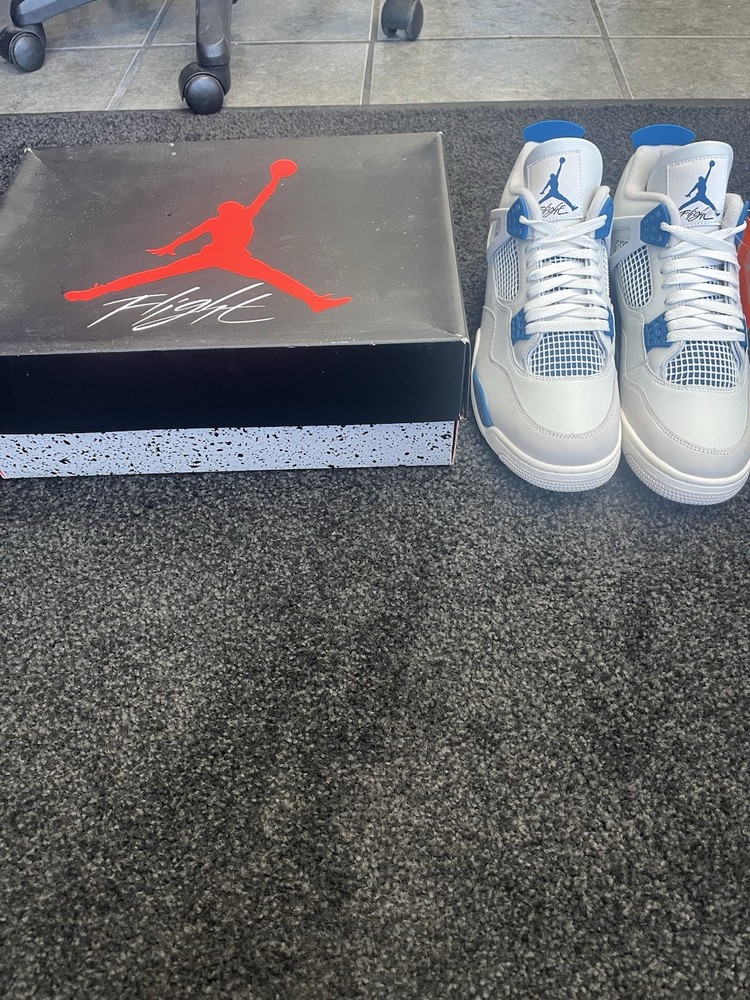Jordan Air Jordan 4 Retro Military Blue 2024 White Blue Sneakers