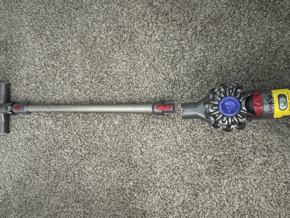 Dyson V8 Animal Cordless Vacuum Cleaner in Iron - Powerful Pet Hair Removal  