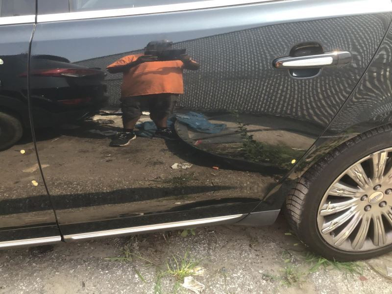 09-16 MKS Driver Rear Door Tinted Glass Lower Moulding 4538182