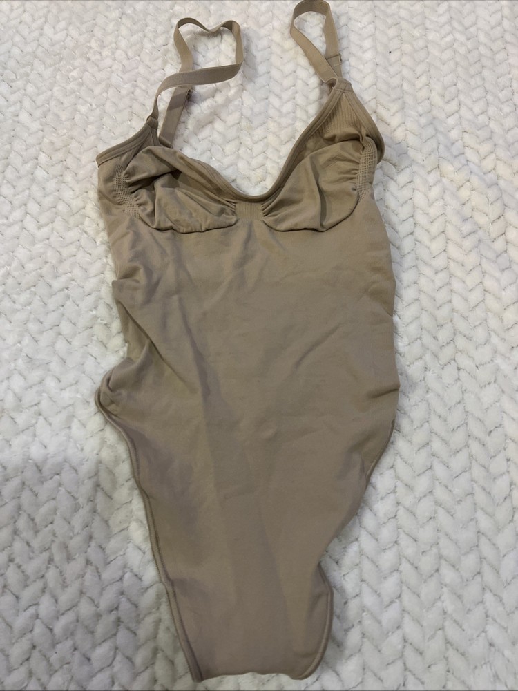 Skims Seamless Sculpt Thong Bodysuit Size Small Beige