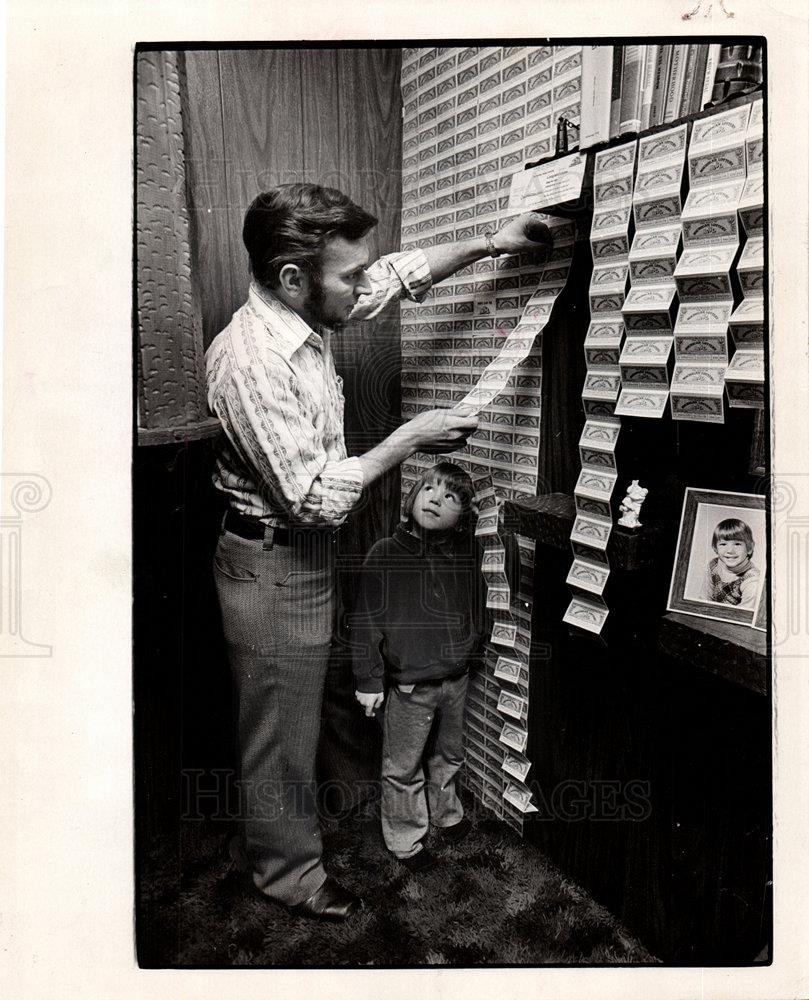 1973 Press Photo Michigan State Lottery games tickets - dfpb66087