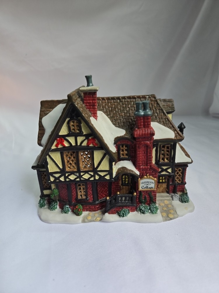 Lemax Glenwood Cottage Lighted Christmas Village House 25764 Coventry Cove 2002