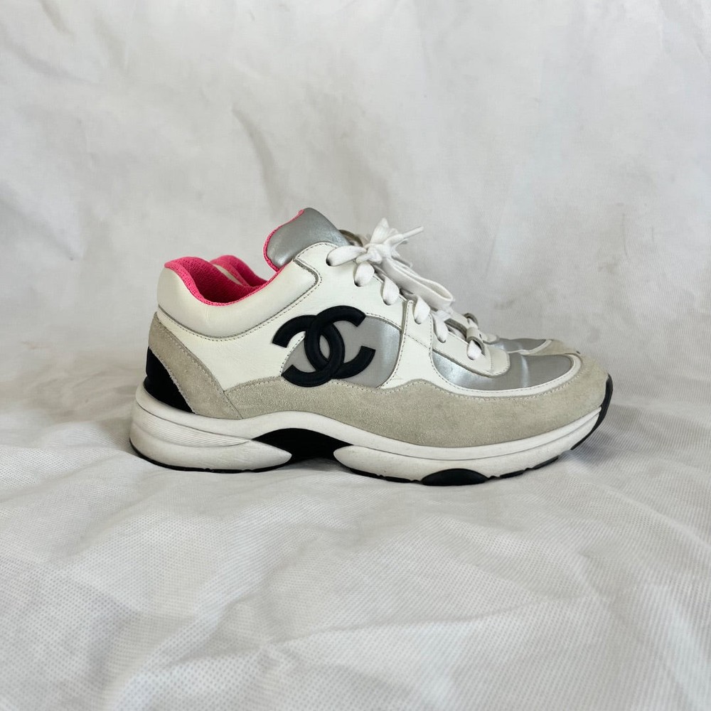 Chanel Tricolor Leather & Suede Interlocking CC Logo Low Top Sneaker, 38