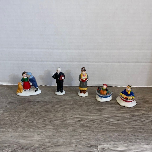 Lemax Christmas Village Figurine Lot 5 Vintage Sled Pastor Kiss Carol Set
