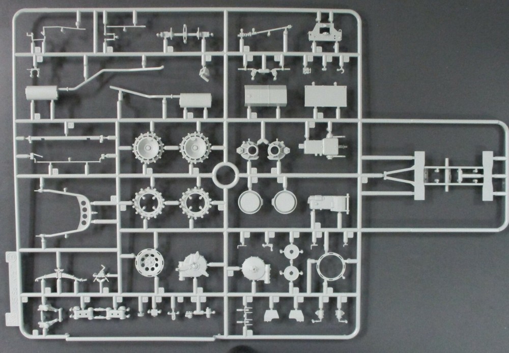 Dragon 1/35 Sd.Kfz 7/2 3.7cm FlaK 37 Parts Tree B Kit 6542