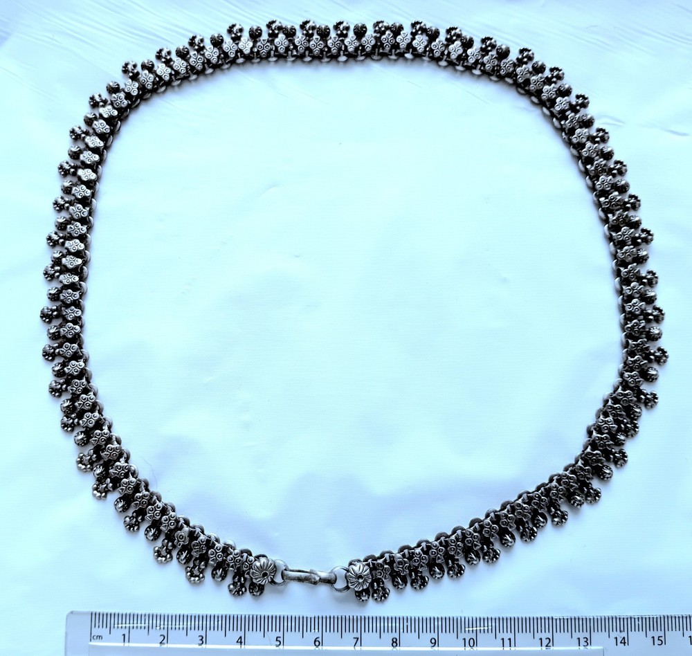 19cm Long Asian Style Metal Choker Necklace Silver Tone A453