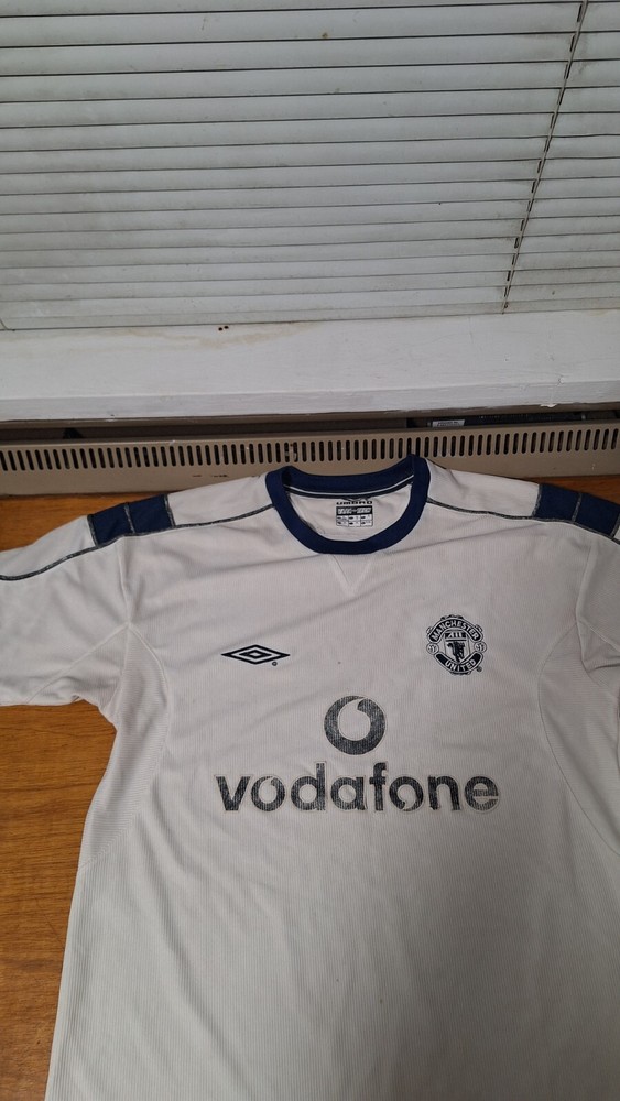 Manchester United Away Jersey (replica, have a stain on the back)