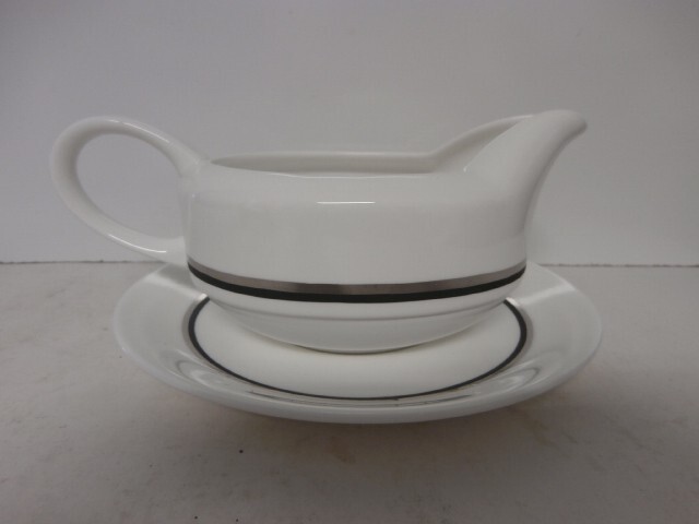 WEDGWOOD CHARISMA Susie Cooper Gravy Boat with Underplate White & Trim