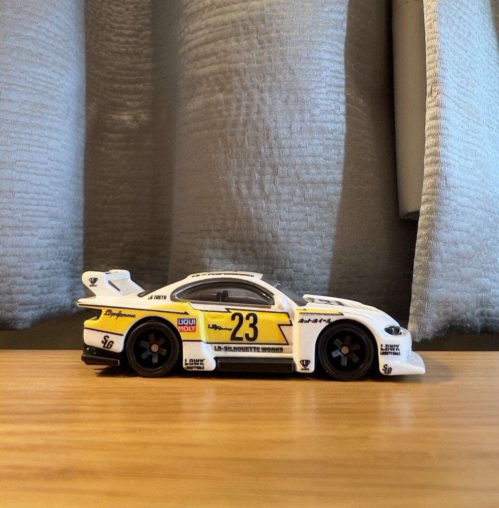 Hot Wheels LB Super Silhouette Nissan Silvia S15 Real Rider Premium